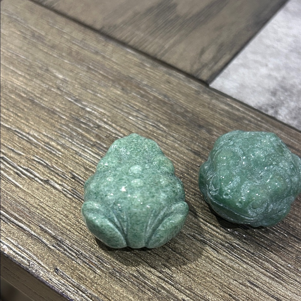 Green Aventurine Toad Figurine - Picture 3 of 13
